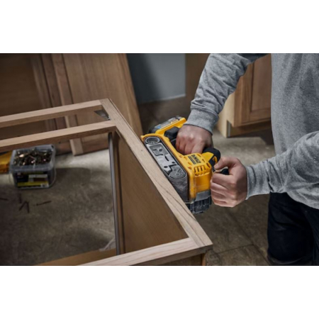 Szlifierka taśmowa 18V 75x533mm DCW220NT-XJ DeWalt